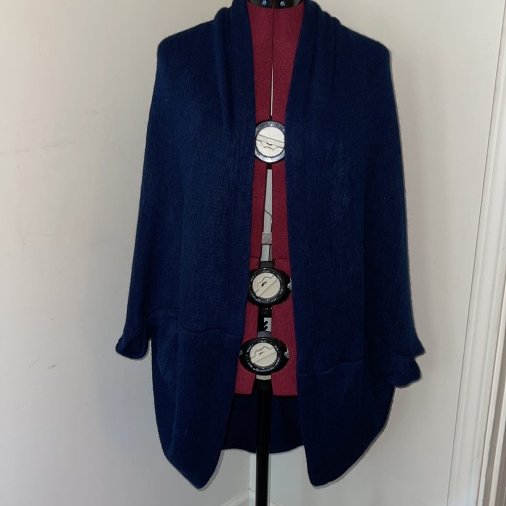 NWOT by harvé benard Super soft poncho/shrug